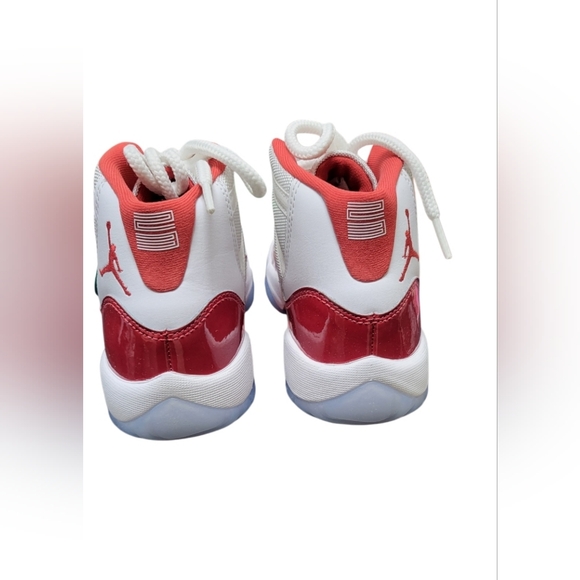 Retro 11 Cherry Jordan's - Picture 6 of 11